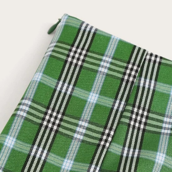 Green plaid mini zip up skirt - Picture 2 of 3